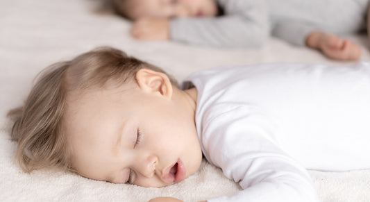 10 consigli per aiutare i bambini a dormire meglio